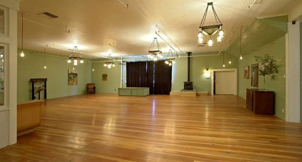 Mccloud River Mercantile Hotel