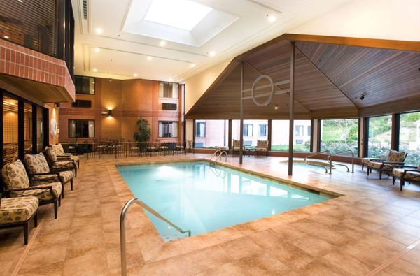 Ann Arbor Regent Hotel and Suites