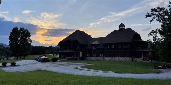 Blue Ridge Mountain Lodge