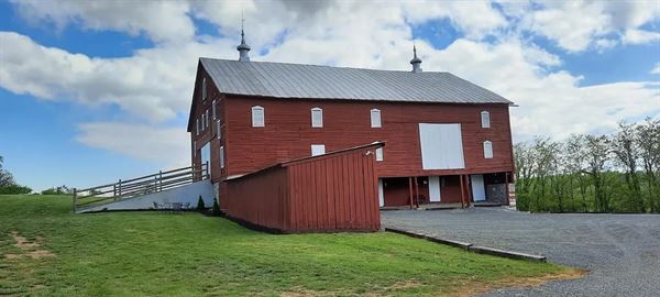 The Homestead Farm Historic Wright-Barton Venue