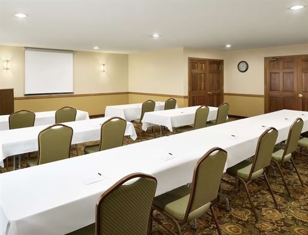 Country Inn & Suites By Carlson, Grinnell, IA