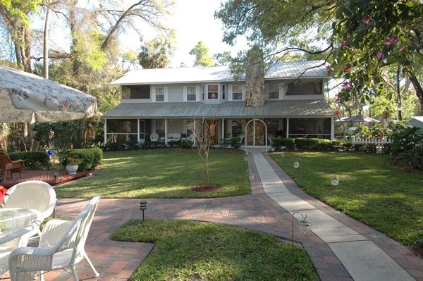 The Ann Stevens House 1895 Historic Bed & Breakfast