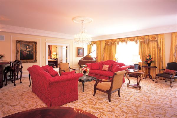 Market Pavilion Hotel