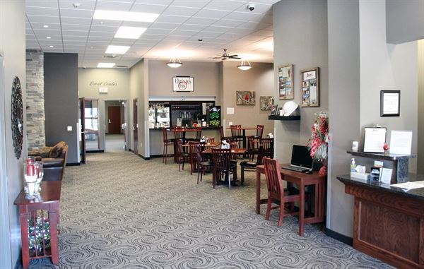 Cardinal Inn Hotel & Event Center