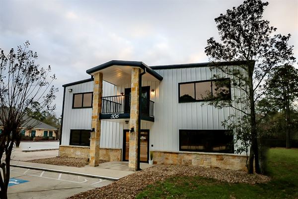 Magnolia Woods Office Suites and Meeting Space- Magnolia