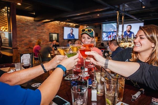 Tom Foolery's Restaurant & Bar