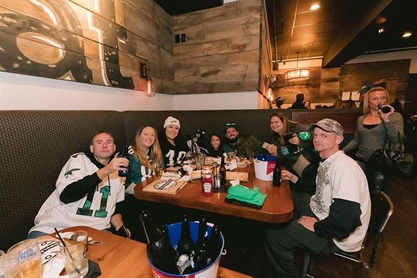 Tom Foolery's Restaurant & Bar