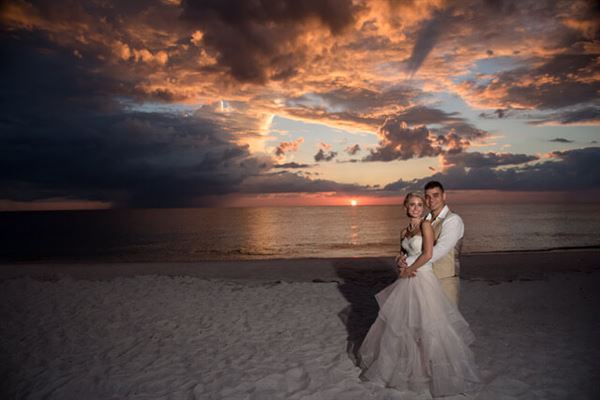 Sunset Weddings by Gulf Drive Cafe
