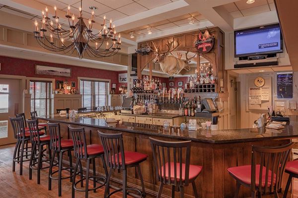 Moonwinks Restaurant and Lounge