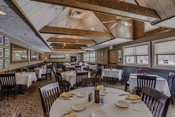 Moonwinks Restaurant and Lounge