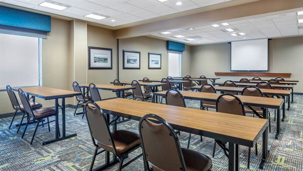 Hampton Inn & Suites MSP Airport - Mall of America