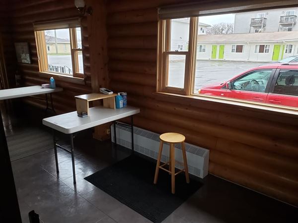 All Seasons Inn & Restaurant