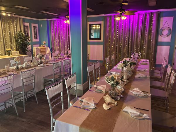 Seawitch Cafe & Tiki Bar