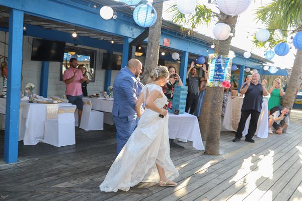 Seawitch Cafe & Tiki Bar