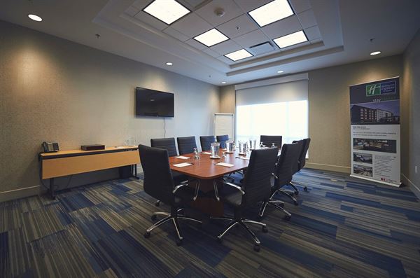 Holiday Inn Express & Suites St. John's Airport