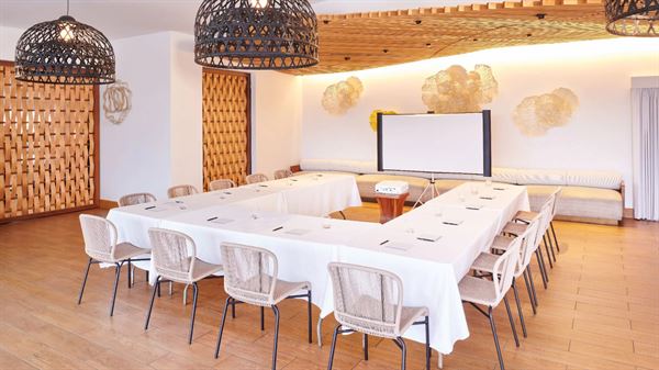 Hyatt Centric Waikiki Beach