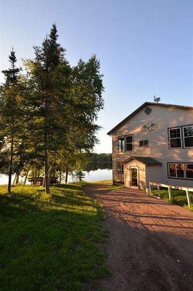 Hanging Horn Lakeside Resort