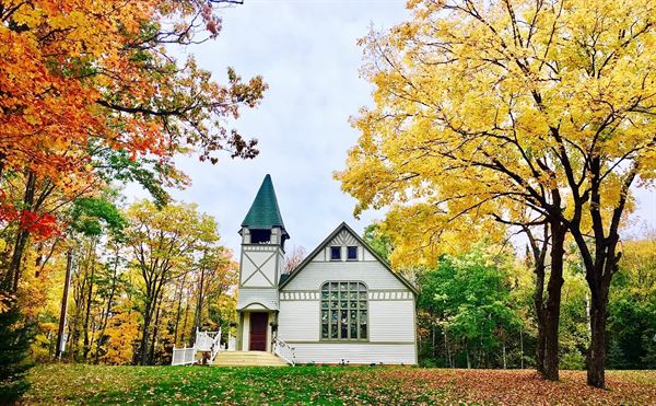 Hanging Horn Lakeside Resort
