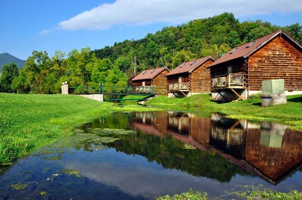 Smoke Hole Caverns & Log Cabin Resort