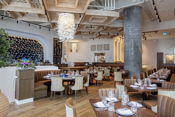 Hydra Estiatorio & Wine Bar