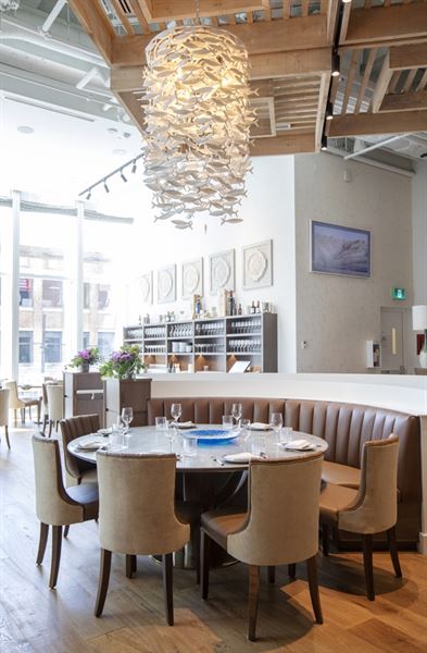 Hydra Estiatorio & Wine Bar