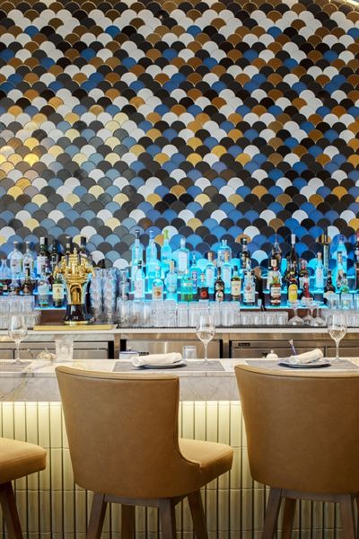 Hydra Estiatorio & Wine Bar