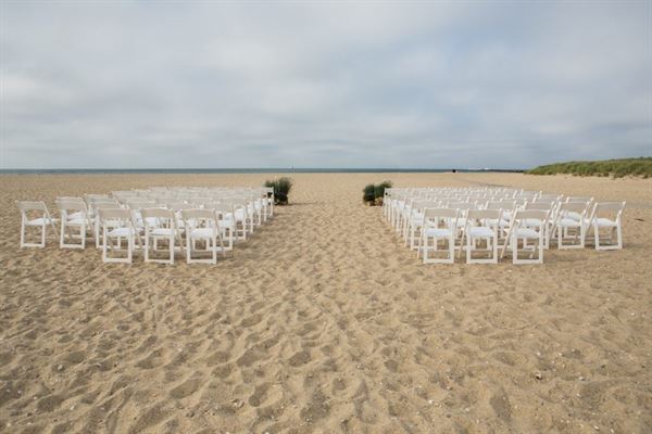Sandbar at Jetties Beach