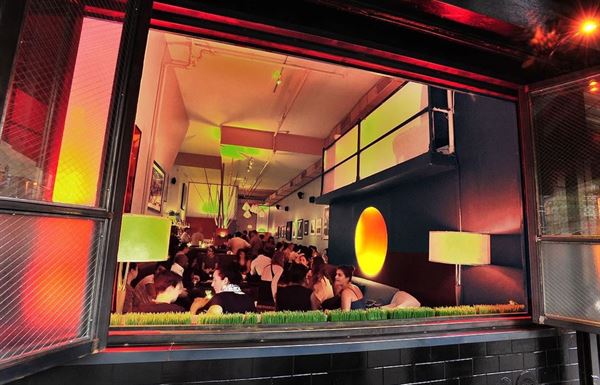 Verlaine Bar & Lounge