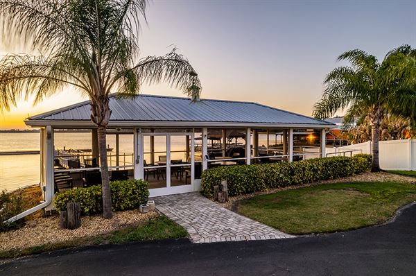 Mount Dora Yacht Club