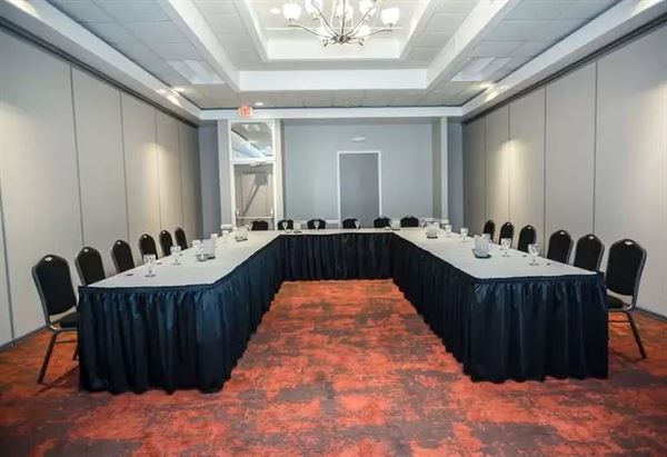 Ramada by Wyndham Jacksonville Hotel & Conference Center