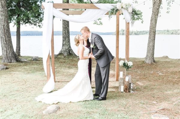 The Lakeside Lodge at Bangs Beach