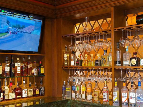 Woolley's Classic Suites