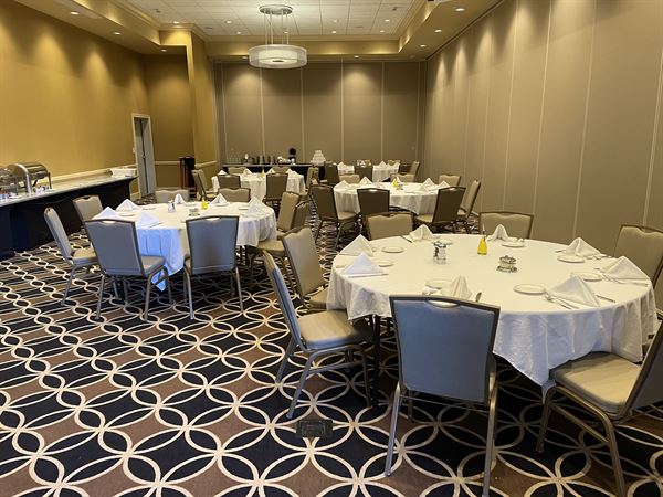 Holiday Inn Hotel & Suites East Peoria and Johnny's Italian Steakhouse