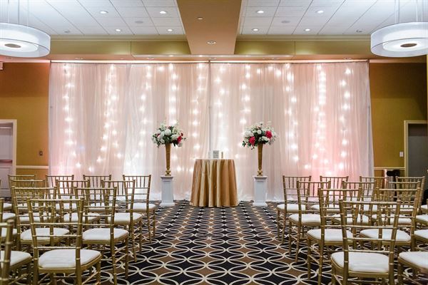 Holiday Inn Hotel & Suites East Peoria and Johnny's Italian Steakhouse