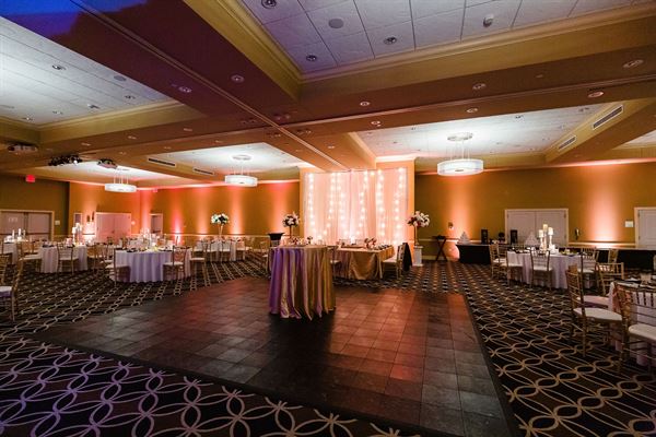 Holiday Inn Hotel & Suites East Peoria and Johnny's Italian Steakhouse