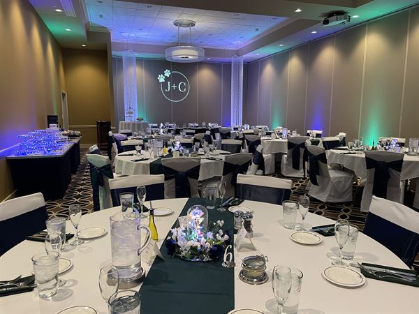 Holiday Inn Hotel & Suites East Peoria and Johnny's Italian Steakhouse