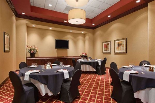 Embassy Suites Charlotte - Concord/Golf Resort & Spa