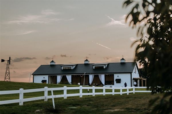 Orchard View and Centennial Barn at Jacob's Farm