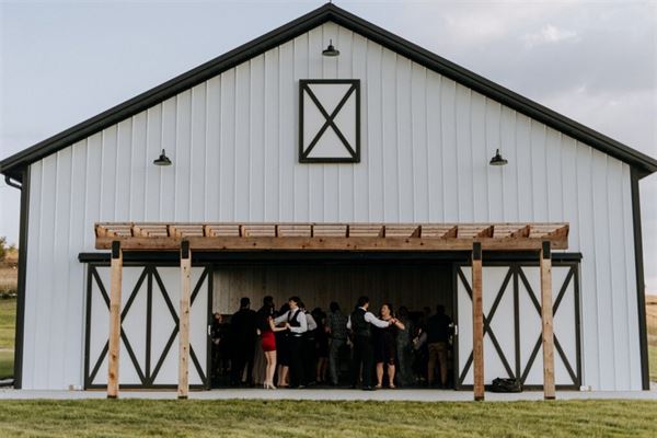 Orchard View and Centennial Barn at Jacob's Farm