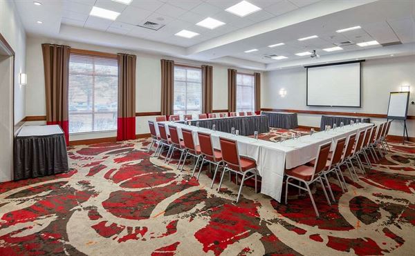 DoubleTree by Hilton Hotel Raleigh - Cary