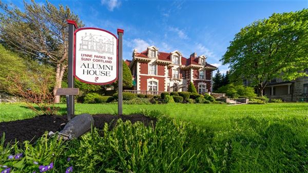 Lynne Parks'68 SUNY Cortland Alumni House