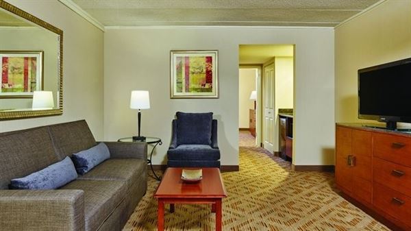 DoubleTree Suites by Hilton Hotel Philadelphia West