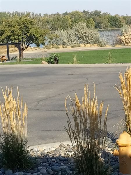 Richland Riverfront Ascend Hotel Collection