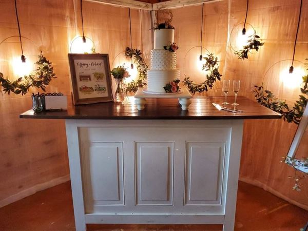 The Ole Oak Barn Wedding and Event Venue