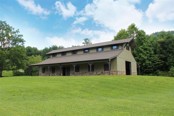 Tessentee Farm Wedding and Event Center