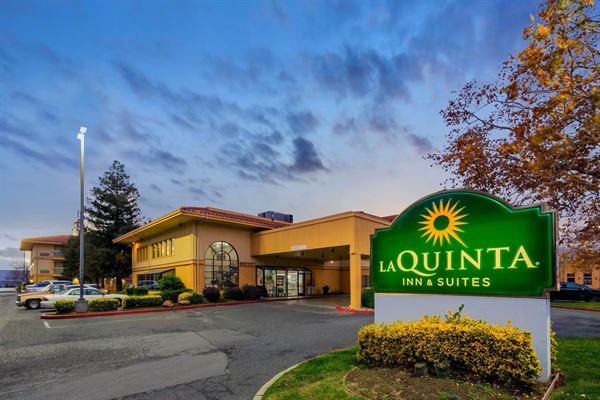 La Quinta Inn & Suites by Wyndham Oakland - Hayward