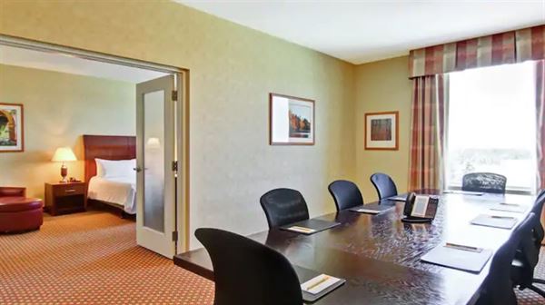 Hilton Garden Inn Ottawa Airport