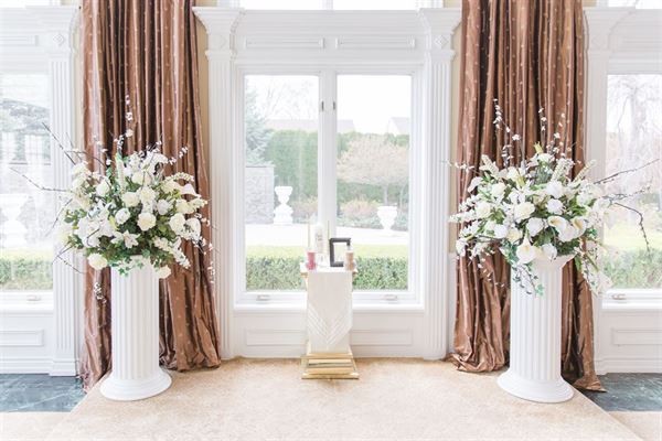 White House Wedding Chapel by Lavdas