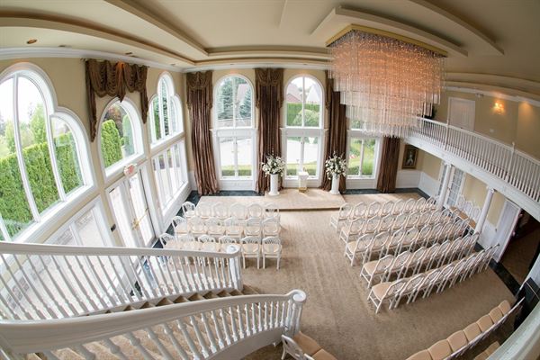 White House Wedding Chapel by Lavdas