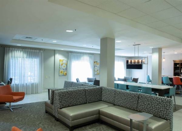 Holiday Inn Hotel & Suites Raleigh-Cary (I-40 @Walnut St)